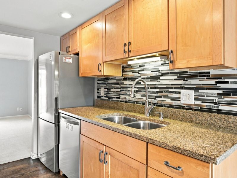 2568 Scioto View Lane, Unit G, Columbus, OH 43221 Photo 9
