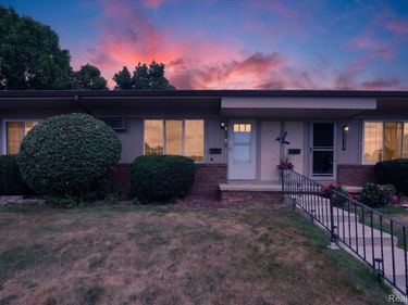 25325 Potomac Drive, Unit 3, South Lyon, Mi 48178