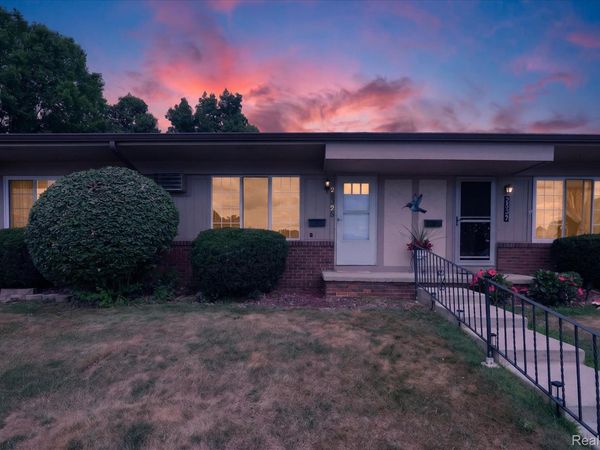 25325 Potomac Drive , Unit 3, South Lyon, Mi 48178
