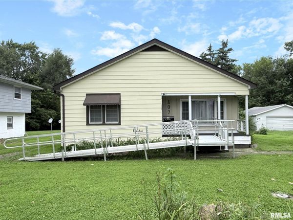 107 W HUNTER Street, Abingdon, IL 61410