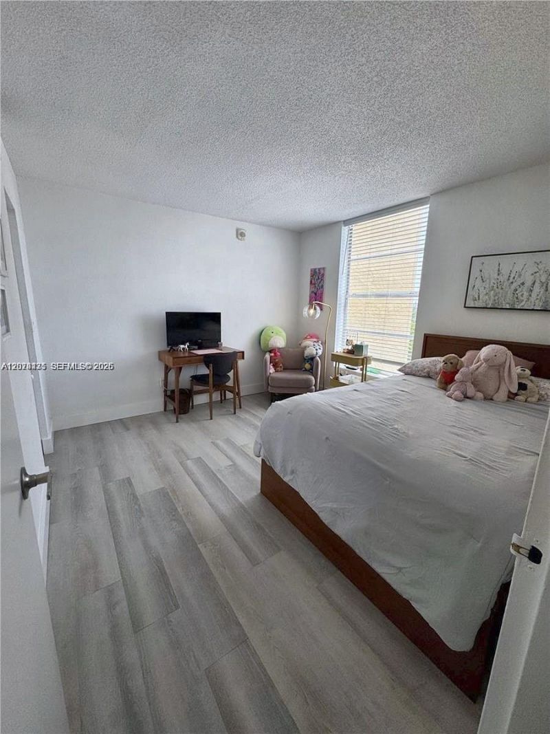 2000 NE 135th St , Unit 609, North Miami, FL 33181 Photo
