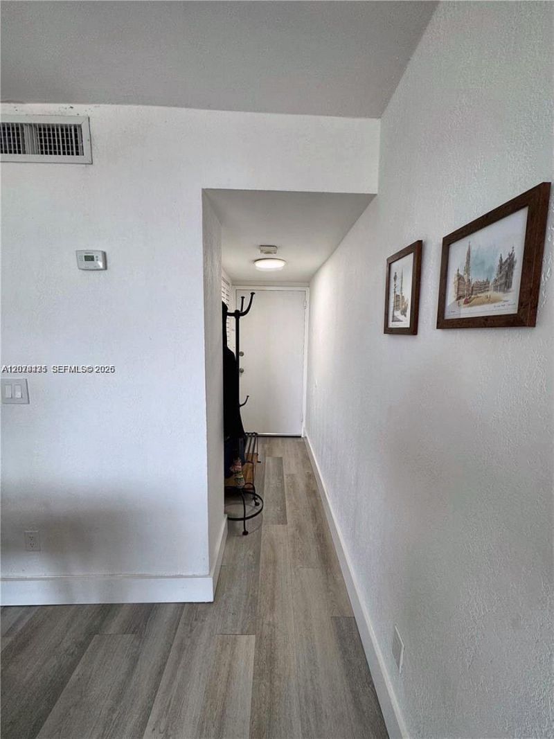 2000 NE 135th St , Unit 609, North Miami, FL 33181 Photo