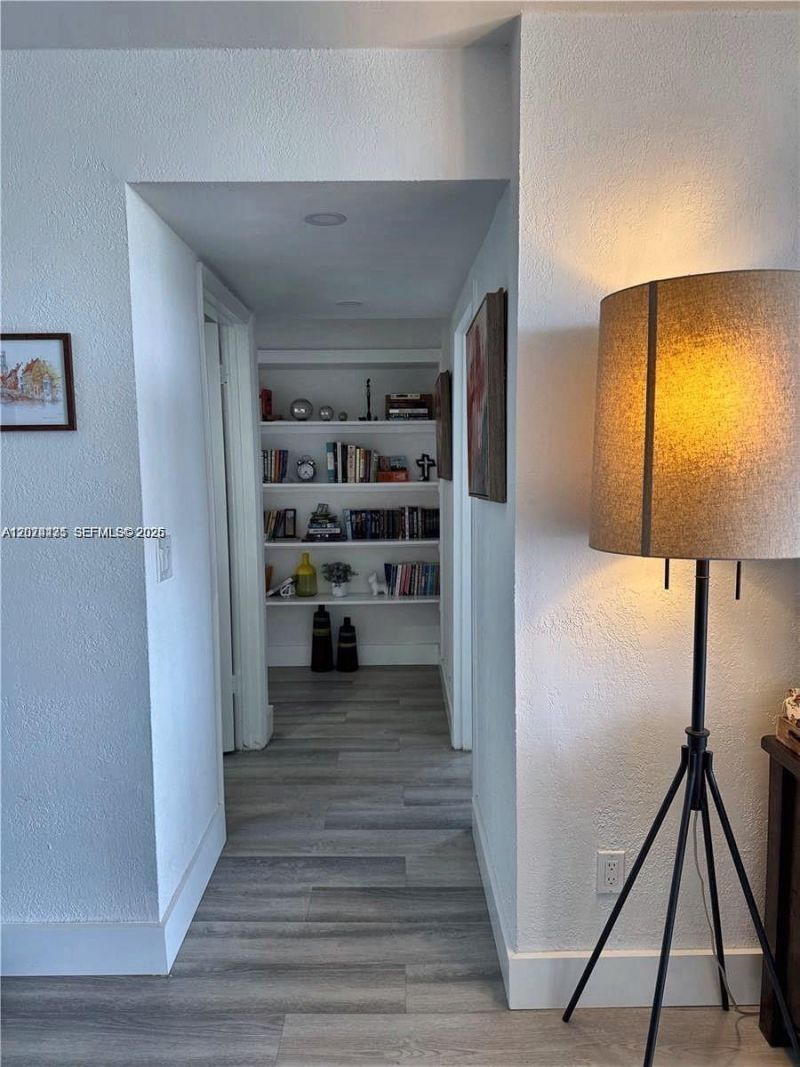 2000 NE 135th St , Unit 609, North Miami, FL 33181 Photo