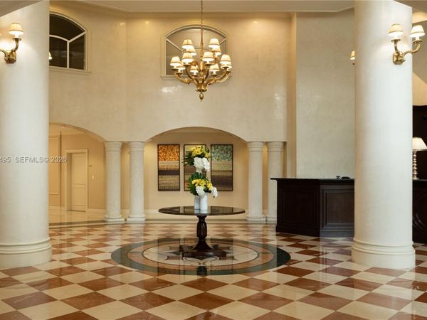 20000 E Country Club Dr , Unit 307, Aventura, FL 33180