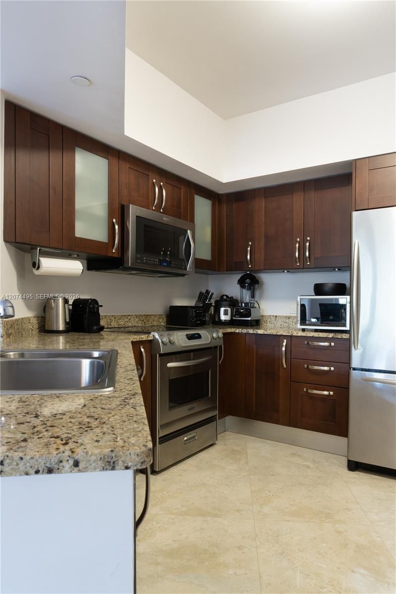 20000 E Country Club Dr , Unit 307, Aventura, FL 33180 Photo