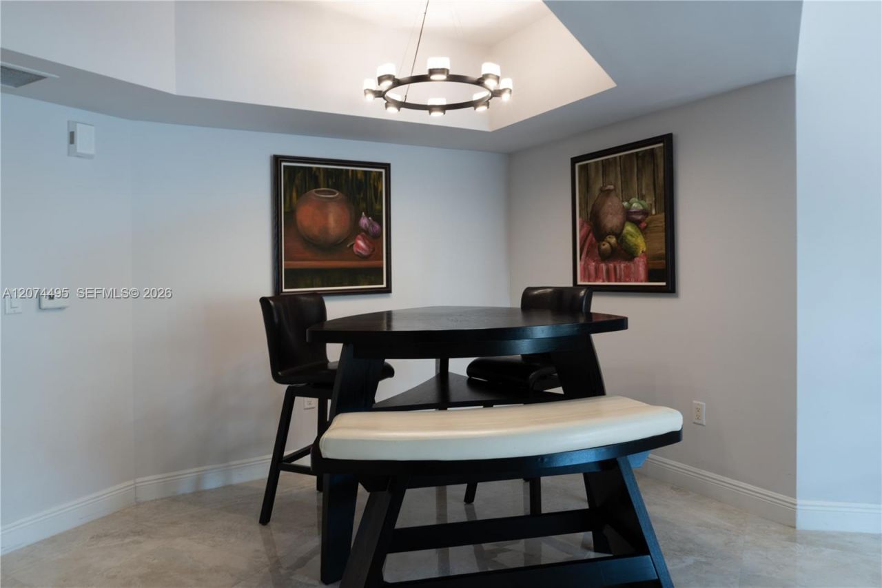 20000 E Country Club Dr , Unit 307, Aventura, FL 33180 Photo