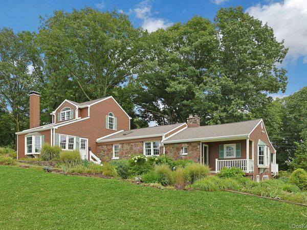 24 Westerly Lane , Thornwood, NY 10594