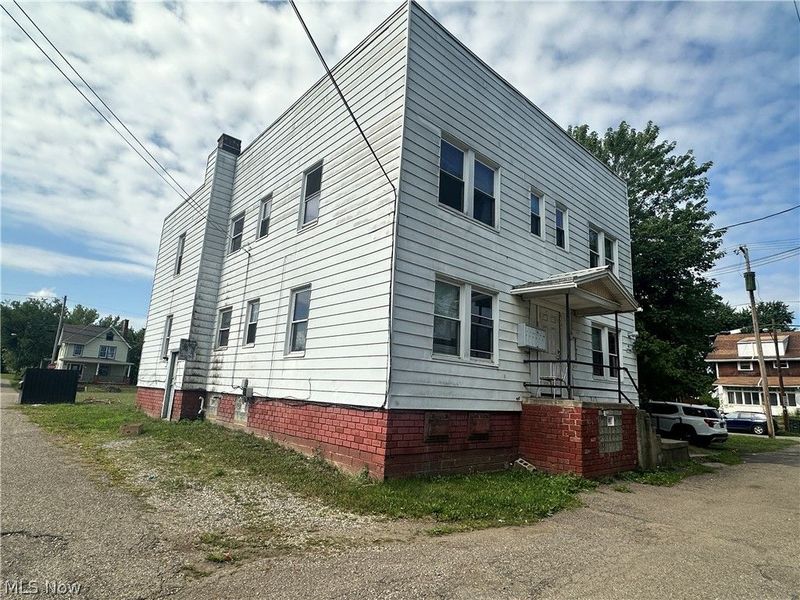 820 Richard Place NW, Canton, OH 44703 Photo 3