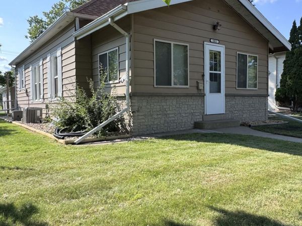 1011 N State Street, Aberdeen, SD 57401