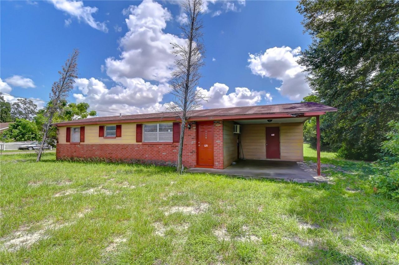 3210 W Giddens Avenue, Tampa, FL 33614 Main Photo