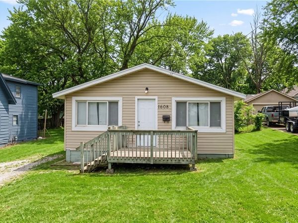 1608 S Osage Street, Independence, MO 64055