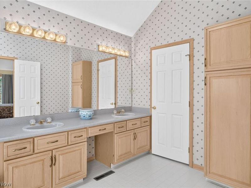 8753 Treetop Trail, Broadview Heights, OH 44147 Photo 33