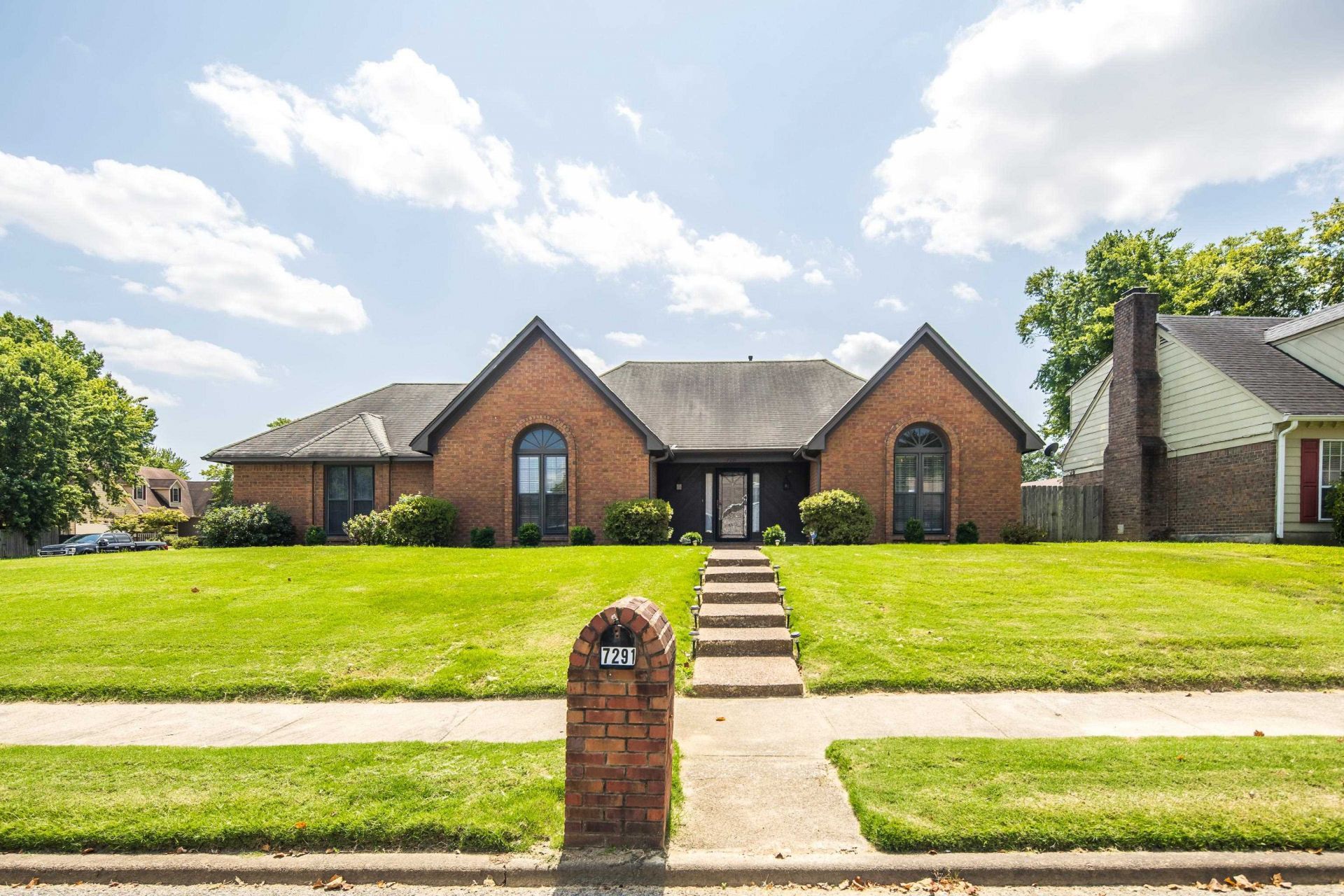 7291 Barnstable Rd, Memphis, TN 38125 Main Photo