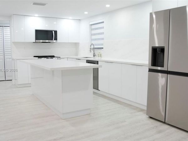 9357 Fontainebleau Blvd, Unit D309, Miami, FL 33172