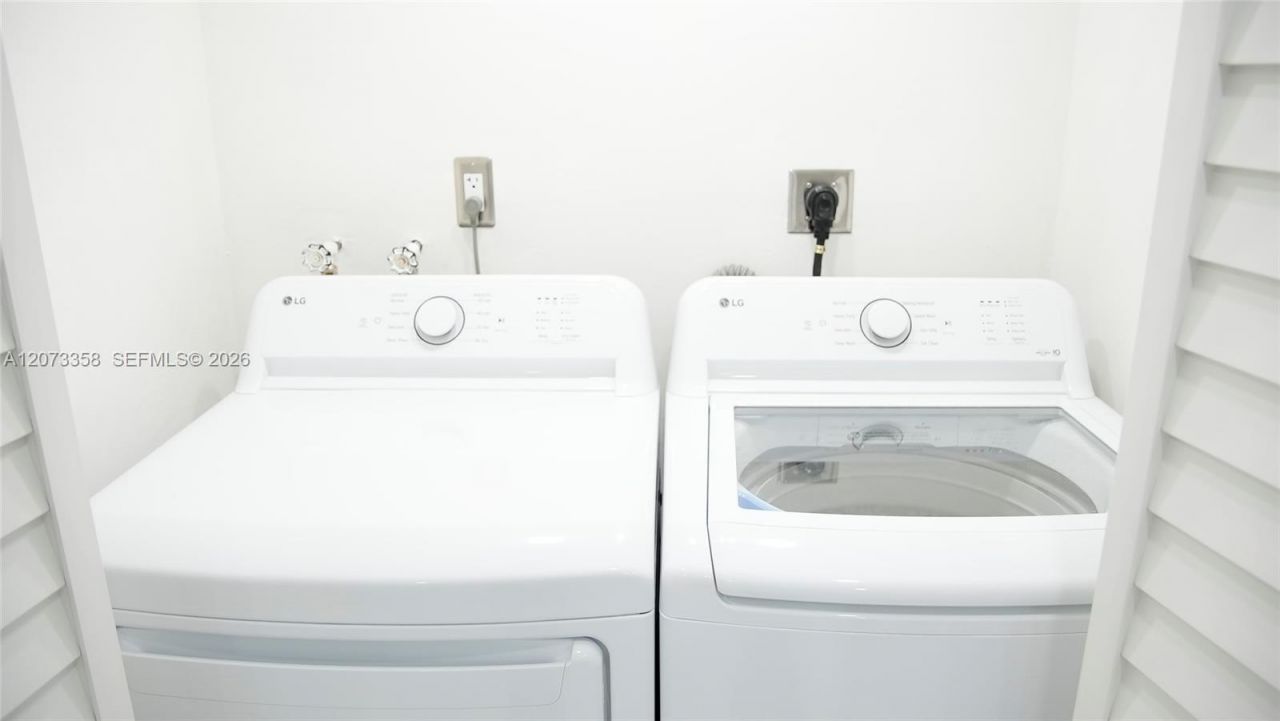 9357 Fontainebleau Blvd, Unit D309, Miami, FL 33172 Photo