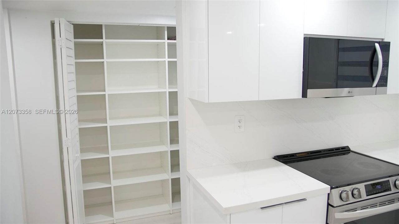9357 Fontainebleau Blvd, Unit D309, Miami, FL 33172 Photo