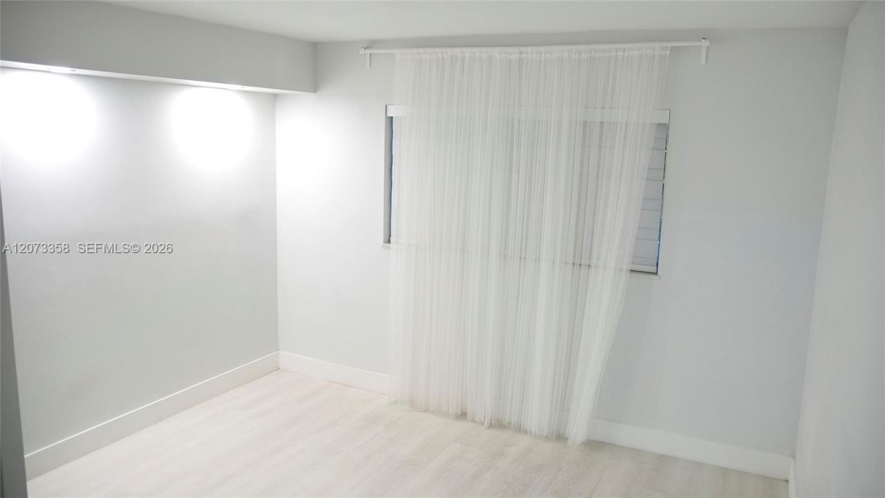 9357 Fontainebleau Blvd, Unit D309, Miami, FL 33172 Photo