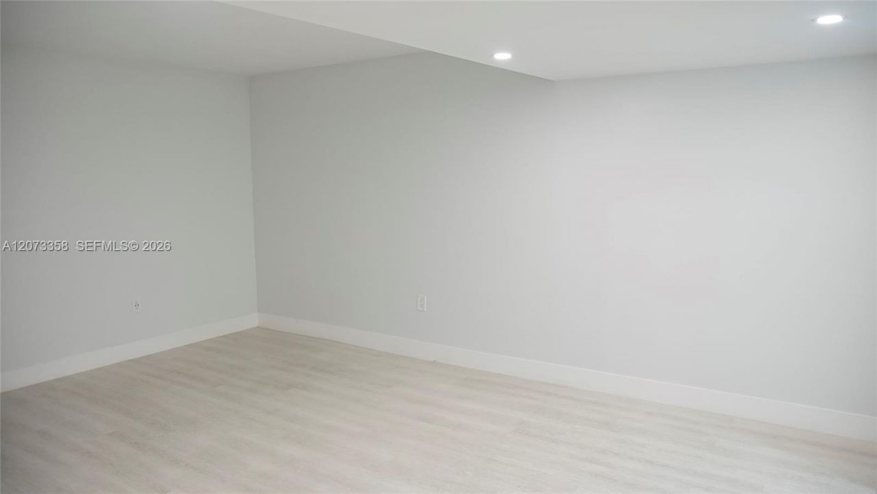 9357 Fontainebleau Blvd, Unit D309, Miami, FL 33172 Photo