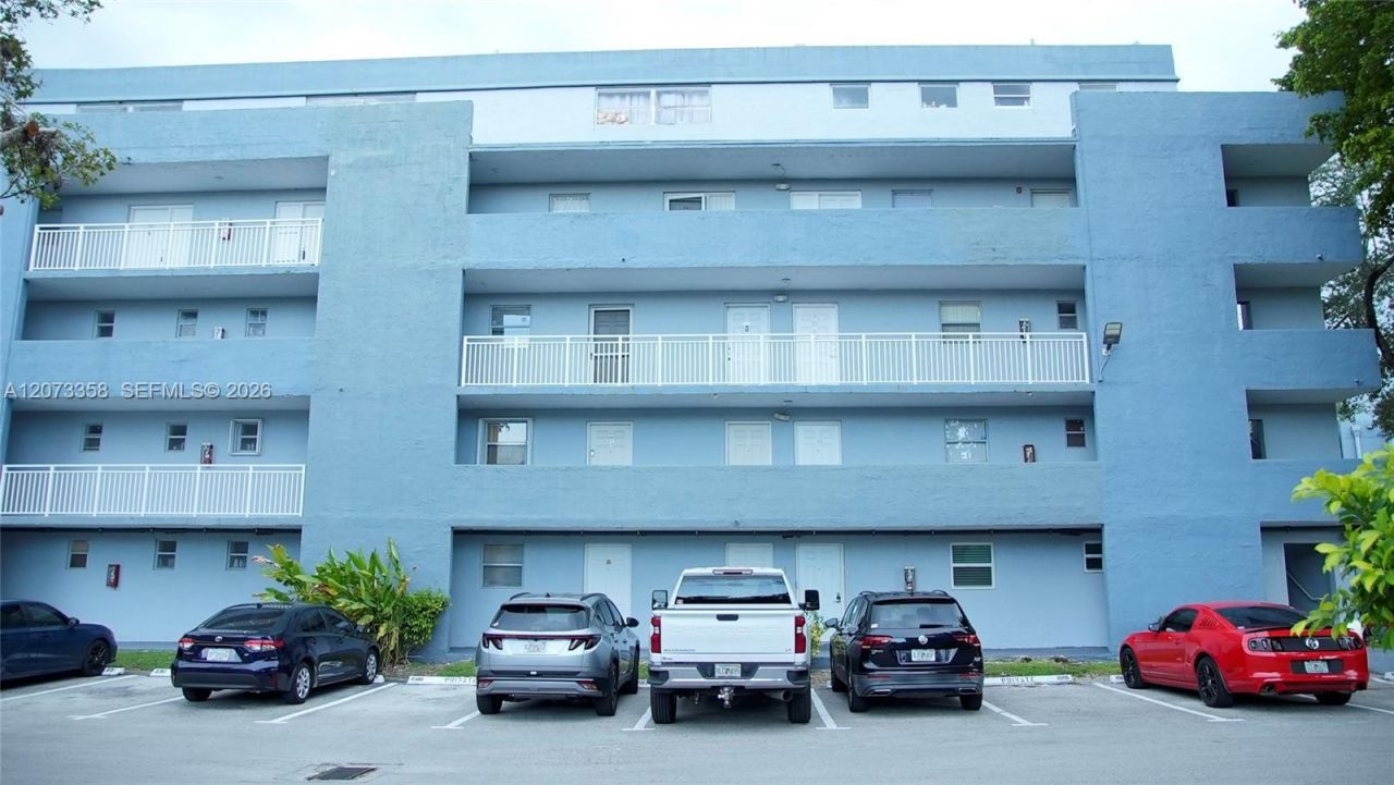 9357 Fontainebleau Blvd, Unit D309, Miami, FL 33172 Photo