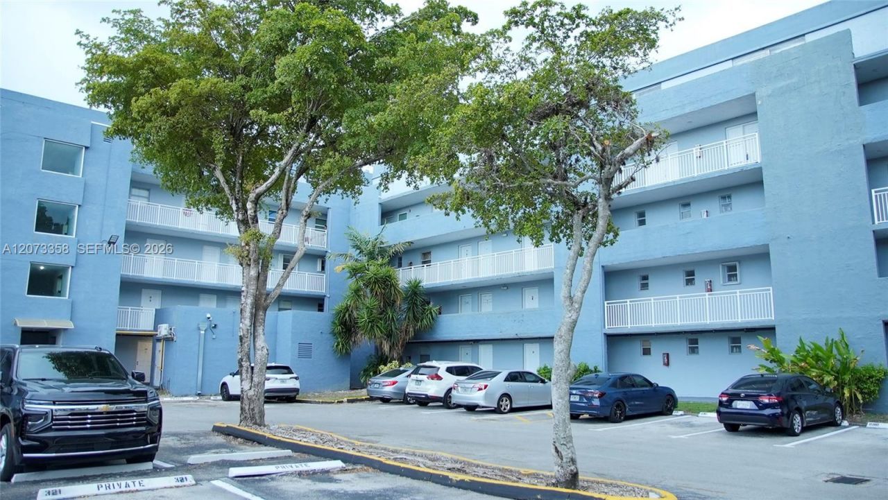 9357 Fontainebleau Blvd, Unit D309, Miami, FL 33172 Photo