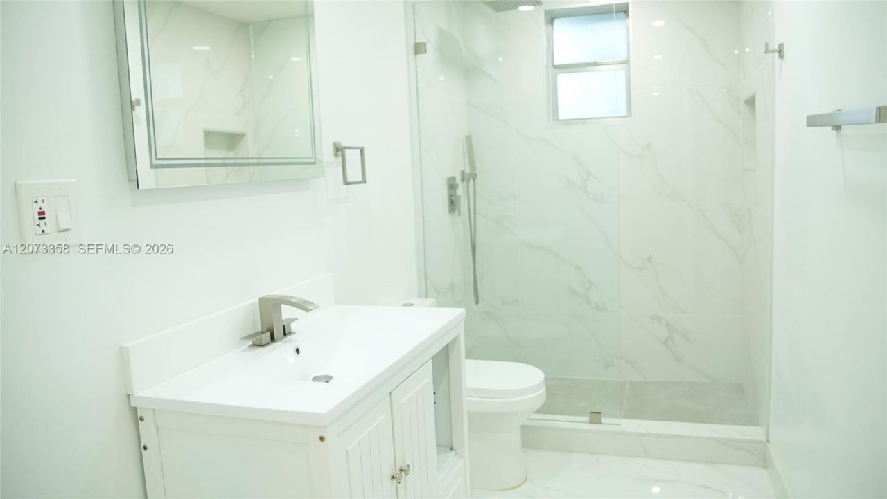 9357 Fontainebleau Blvd, Unit D309, Miami, FL 33172 Photo