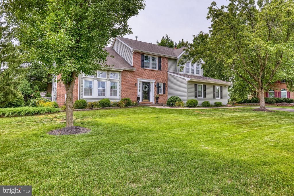 451 KNOLLBROOK DRIVE, LANGHORNE, PA 19047