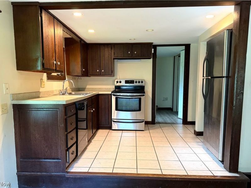 35930 Highland Drive, Eastlake, OH 44095 Photo 14