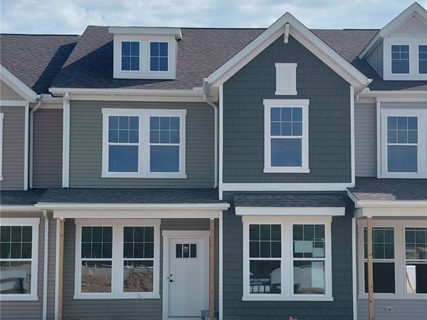 36 Paige Lane, Hudson, OH 44236