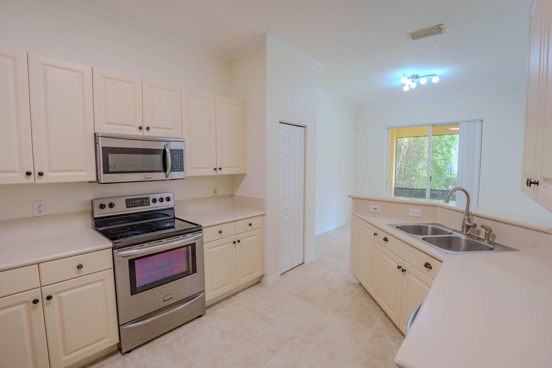 5733 NW 119th Drive, Coral Springs, FL 33076 Photo