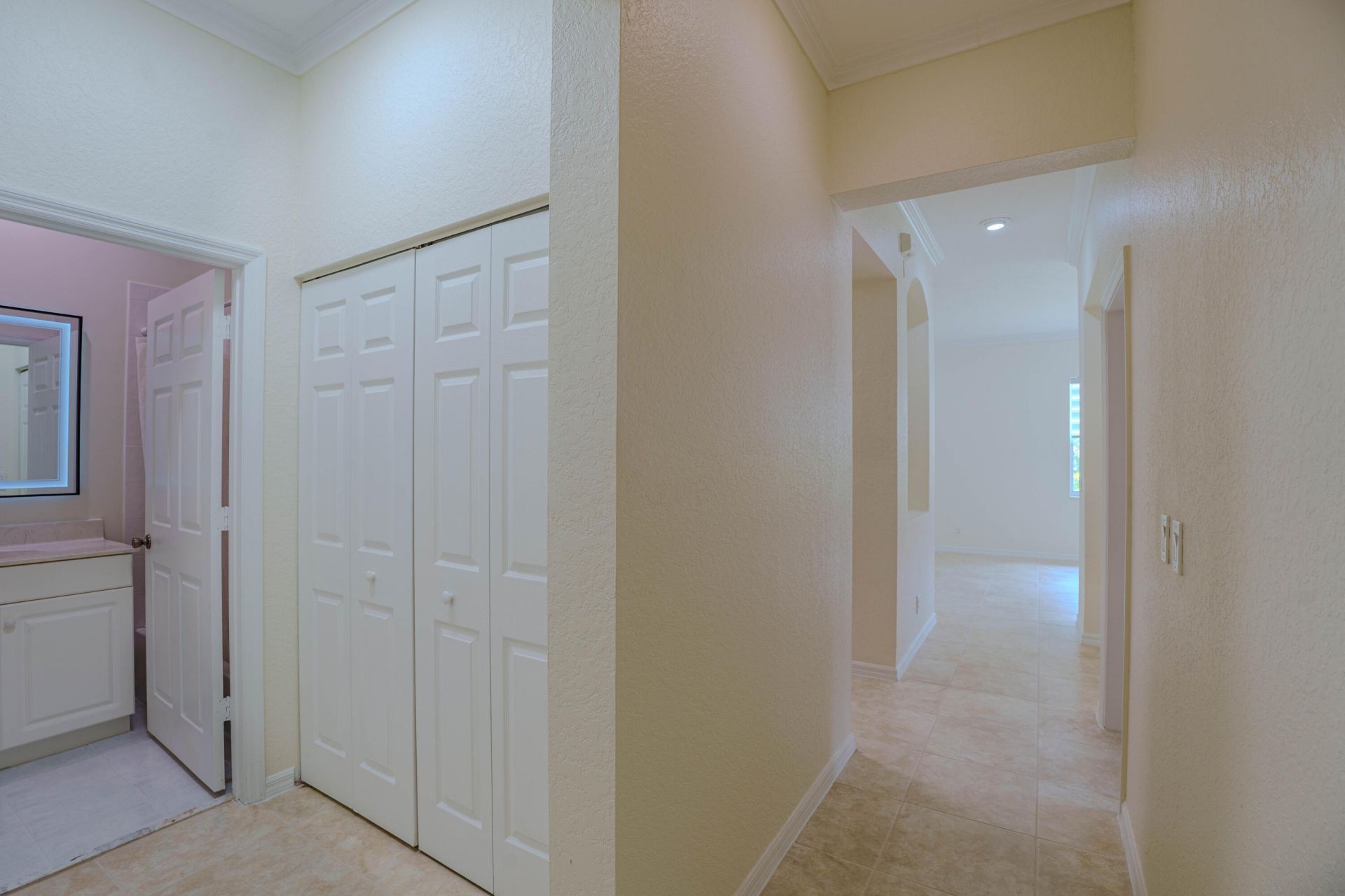 5733 NW 119th Drive, Coral Springs, FL 33076 Photo
