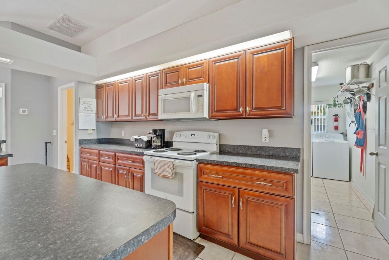 2856 Middleton Circle , Kissimmee, FL 34743 Photo