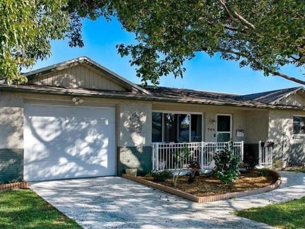 9436 GLEN MOOR LANE , PORT RICHEY, FL 34668