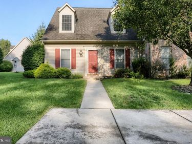 238 STONEHEDGE LANE, MECHANICSBURG, PA 17055