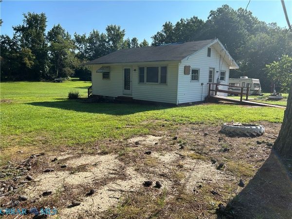 688 Bogey Neck Road, Wicomico Church, VA 22473