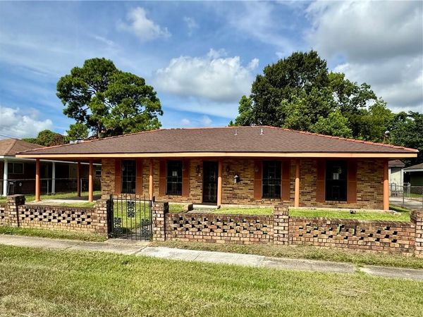 1319 SUMNER Street , New Orleans, LA 70114