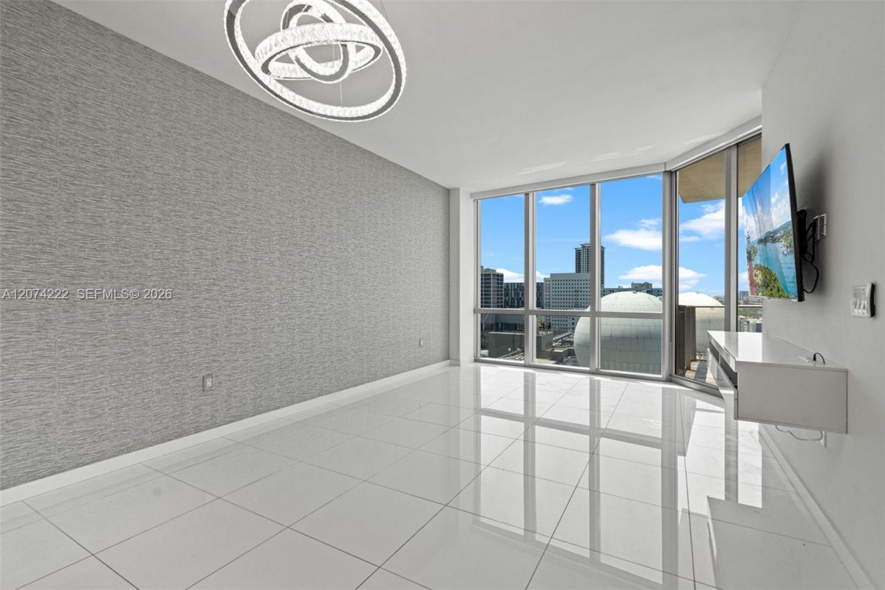 851 NE 1st Ave , Unit 1506, Miami, FL 33132 Photo