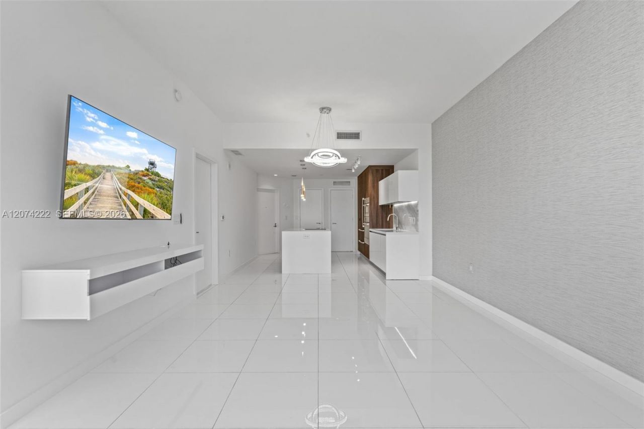 851 NE 1st Ave , Unit 1506, Miami, FL 33132 Photo