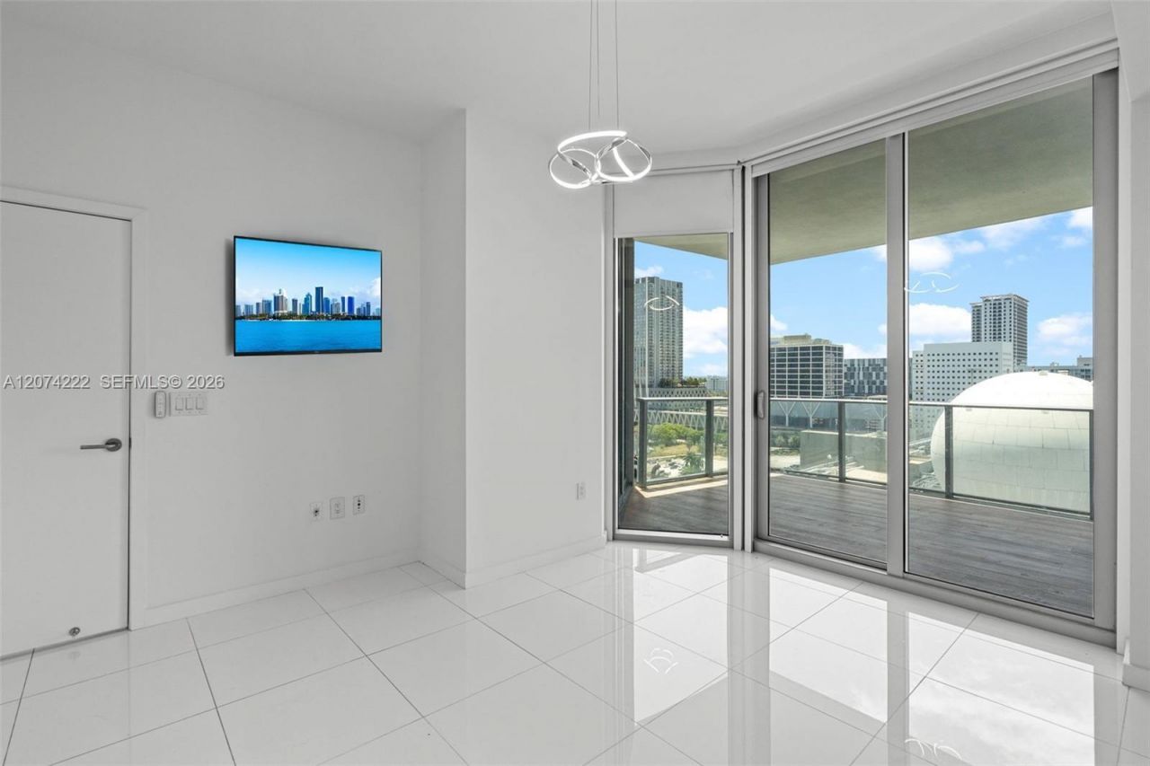 851 NE 1st Ave , Unit 1506, Miami, FL 33132 Photo