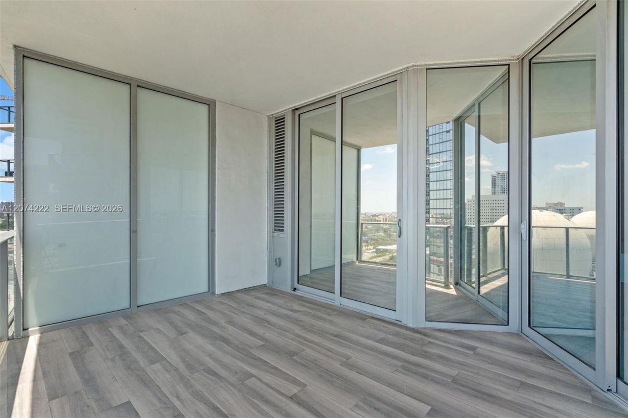 851 NE 1st Ave , Unit 1506, Miami, FL 33132 Photo