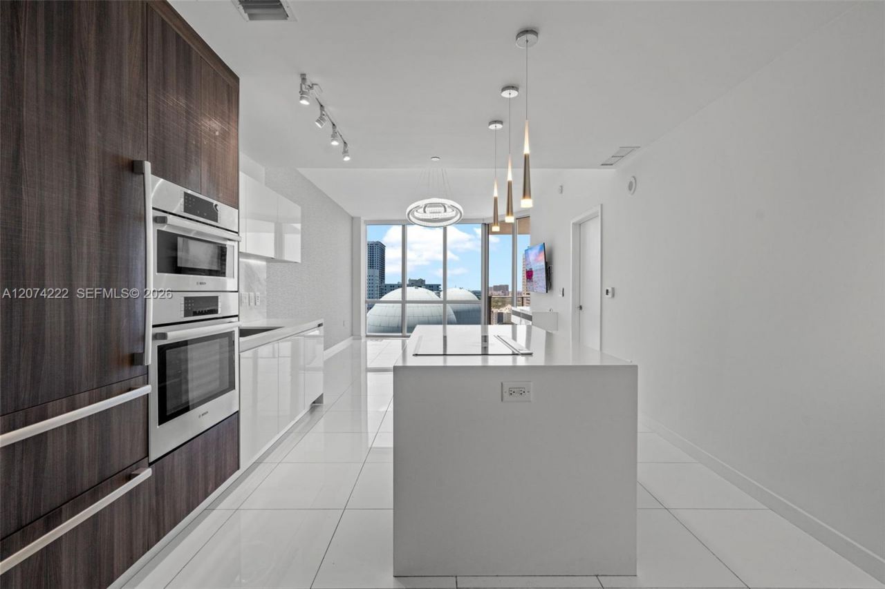 851 NE 1st Ave , Unit 1506, Miami, FL 33132 Photo