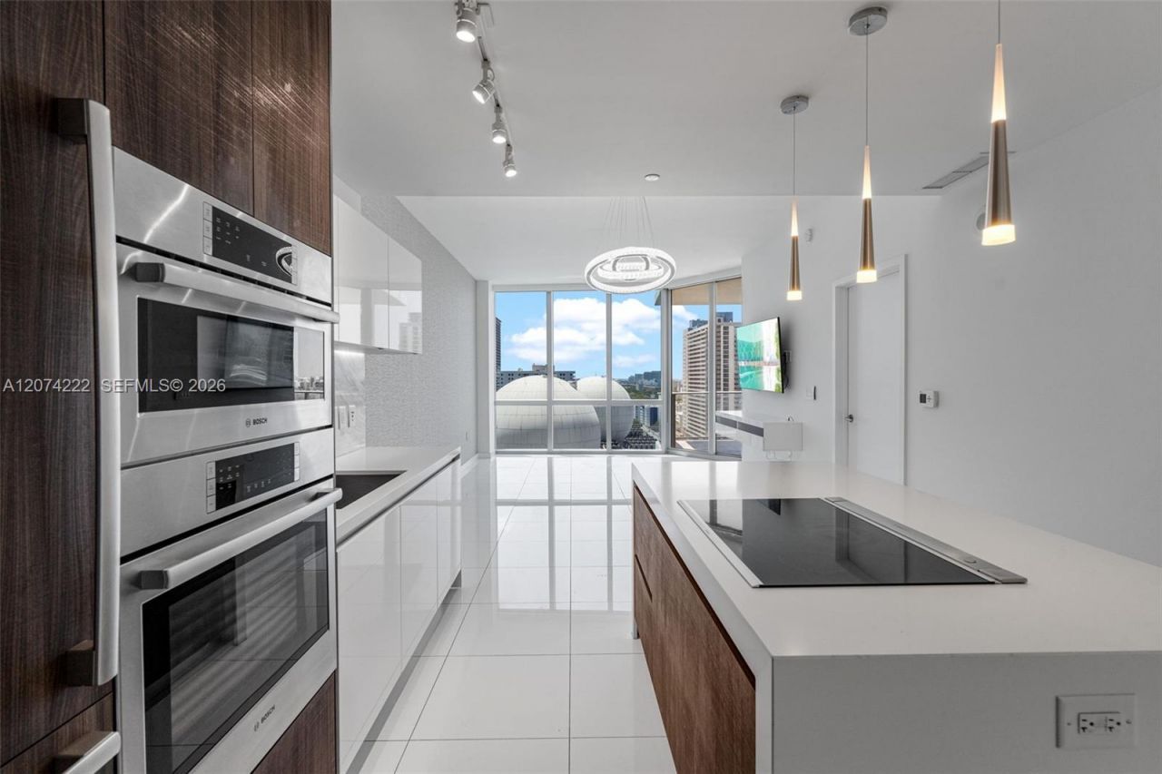 851 NE 1st Ave , Unit 1506, Miami, FL 33132 Photo