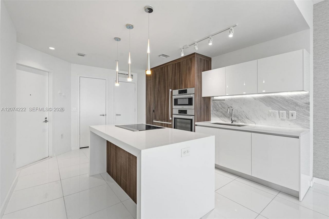 851 NE 1st Ave , Unit 1506, Miami, FL 33132 Photo
