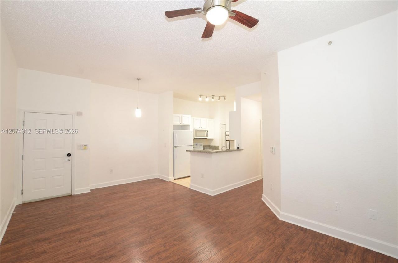 6001 SW 70th St , Unit 137, South Miami, FL 33143 Photo