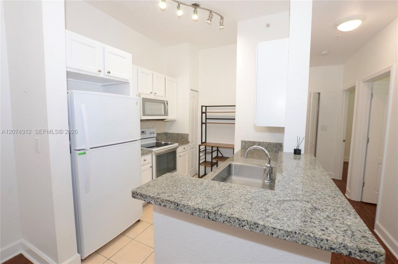 6001 SW 70th St , Unit 137, South Miami, FL 33143 Photo