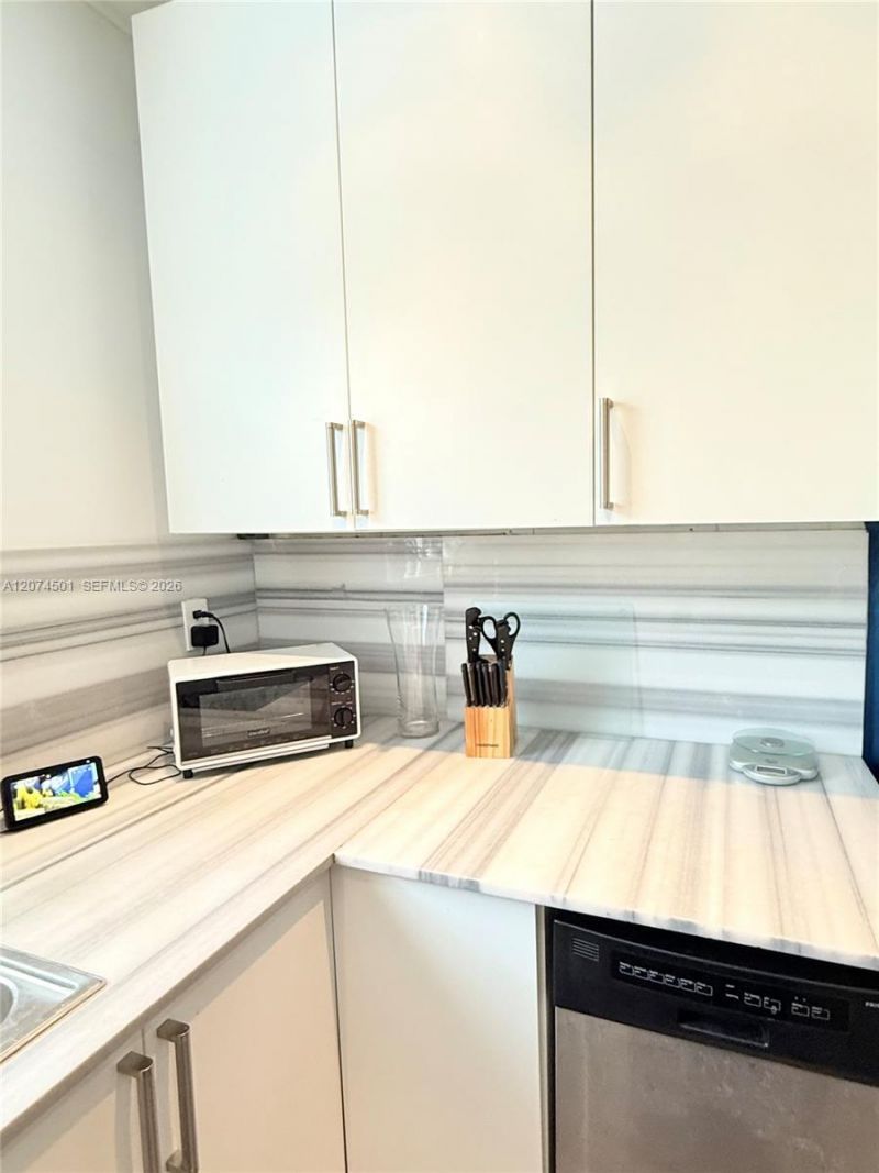 645 NE 77th St , Unit 12, Miami, FL 33138 Photo