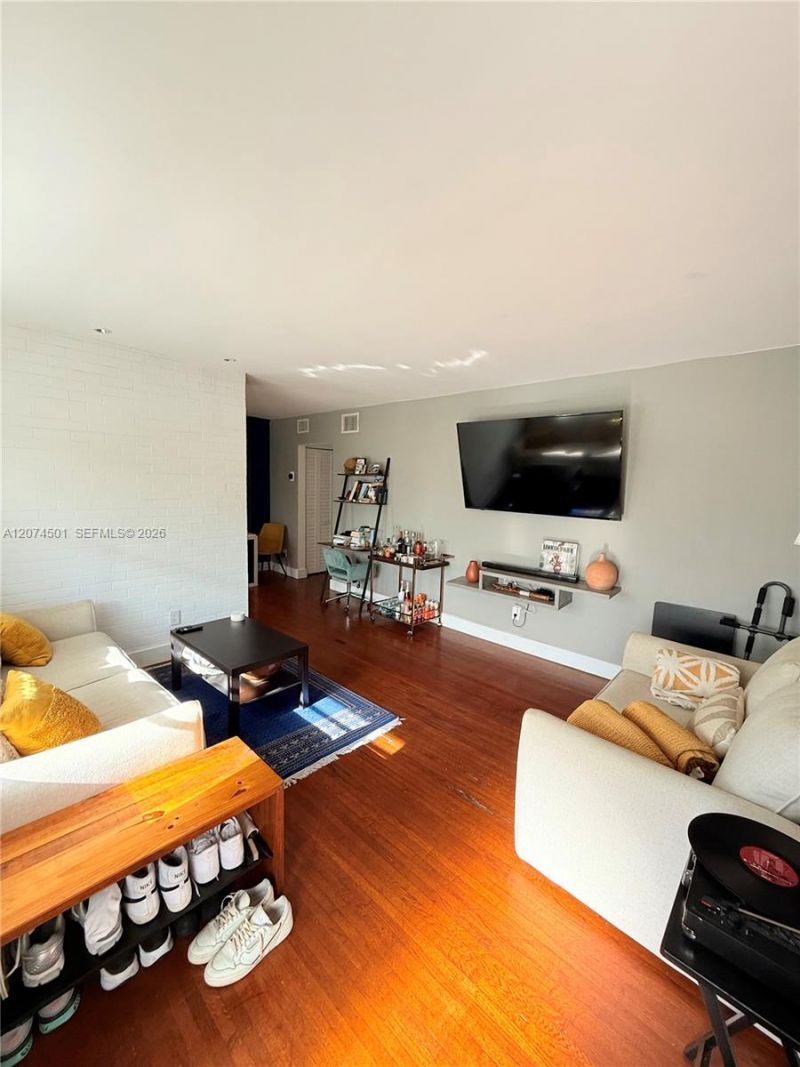645 NE 77th St , Unit 12, Miami, FL 33138 Photo