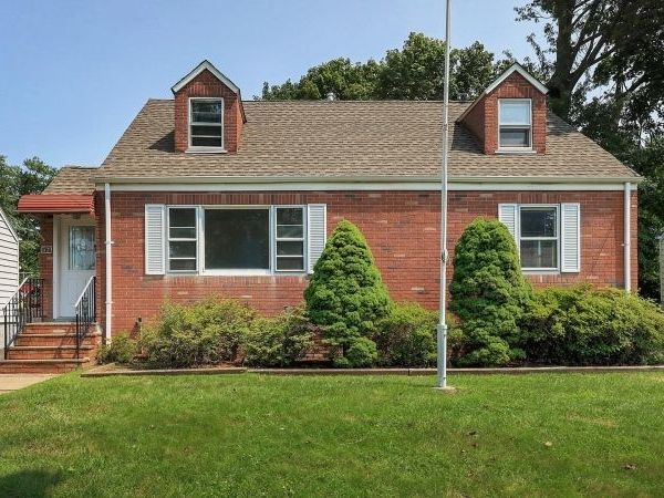 13 Macarthur Ave, Cranford, NJ 07016