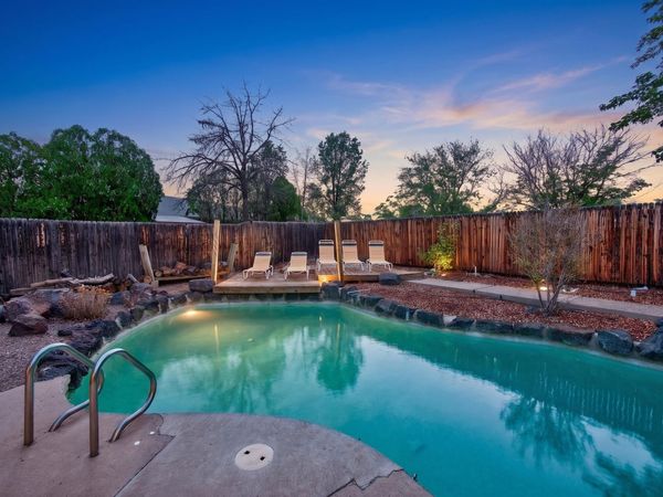 911 Palmas Altas Drive SE, Rio Rancho, NM 87124