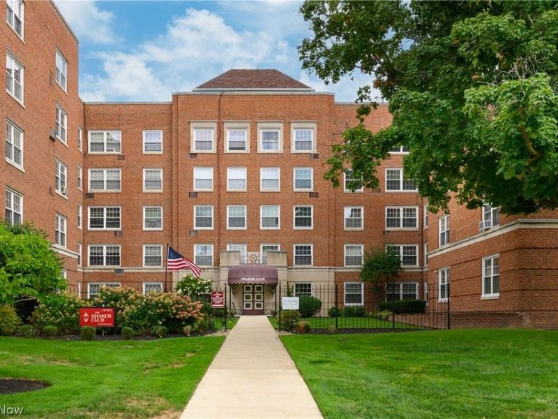 19101 Van Aken Boulevard, Unit 421, Shaker Heights, OH 44122 Photo 1