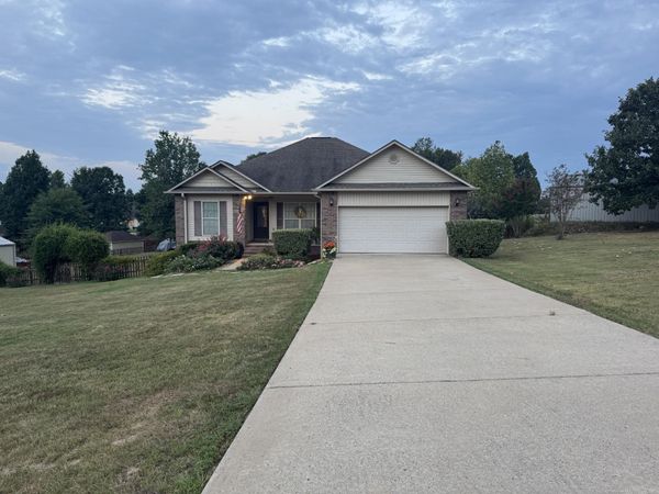 8345 Sagebrush Circle, Bauxite, AR 72011